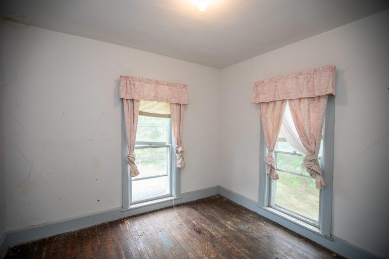 821 N Franklin Street Red Cloud, Nebraska 68970, 5 Bedrooms Bedrooms, ,2 BathroomsBathrooms,Residential,For Sale,821 N Franklin Street,20260913
