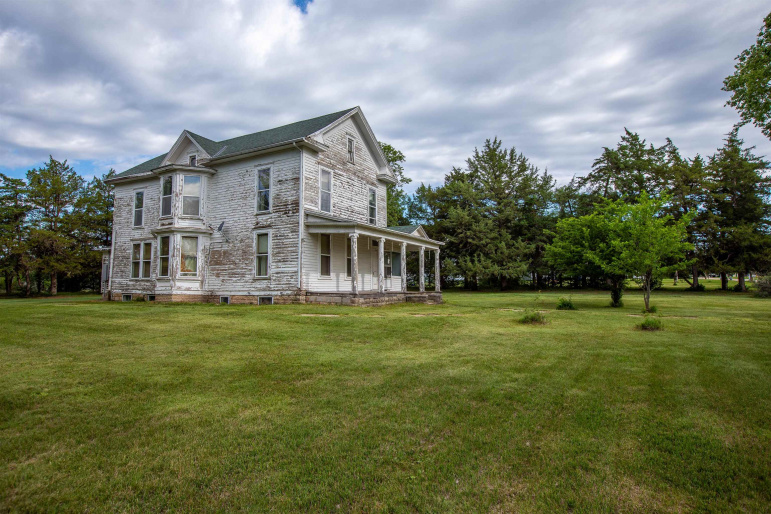 821 N Franklin Street Red Cloud, Nebraska 68970, 5 Bedrooms Bedrooms, ,2 BathroomsBathrooms,Residential,For Sale,821 N Franklin Street,20260913