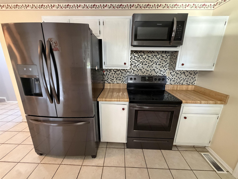 1307 Freedom Lane Lexington, Nebraska 68850, 3 Bedrooms Bedrooms, ,1 BathroomBathrooms,Residential,For Sale,1307 Freedom Lane,20260919