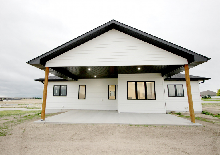 5006 15th Avenue Kearney, Nebraska 68845, 5 Bedrooms Bedrooms, ,3 BathroomsBathrooms,Residential,For Sale,5006 15th Avenue,20260922