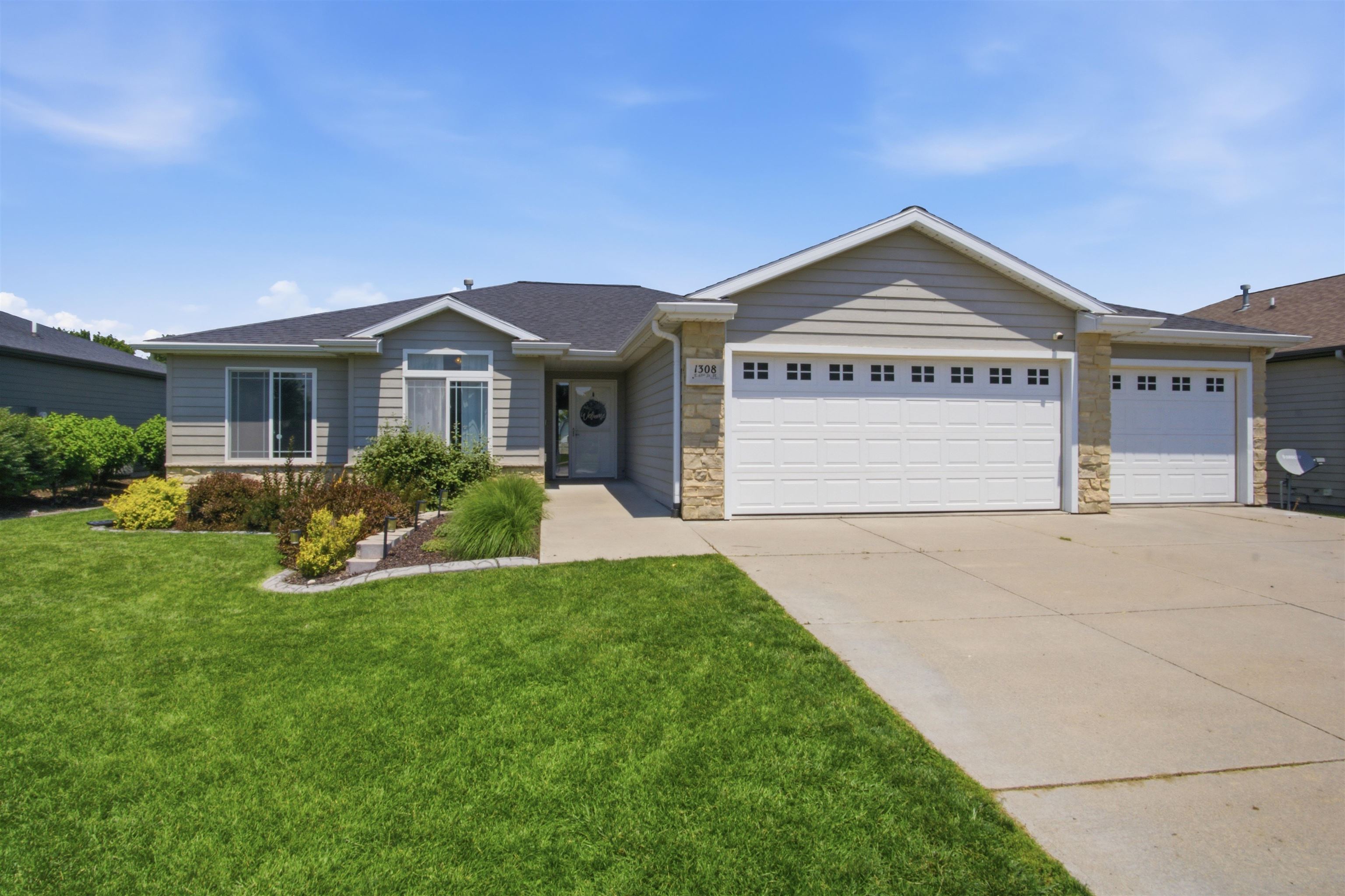 1308 E 65th Street Place Kearney, Nebraska 68847, 5 Bedrooms Bedrooms, ,3 BathroomsBathrooms,Residential,For Sale,1308 E 65th Street Place,20260596