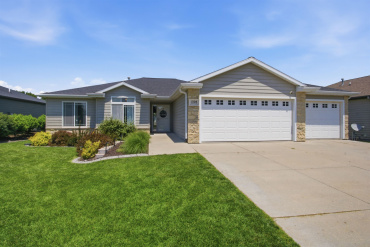 1308 E 65th Street Place Kearney, Nebraska 68847, 5 Bedrooms Bedrooms, ,3 BathroomsBathrooms,Residential,For Sale,1308 E 65th Street Place,20260596
