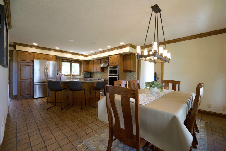 1395 N Adams Central Avenue Hastings, Nebraska 68955, 6 Bedrooms Bedrooms, ,4 BathroomsBathrooms,Residential,For Sale,1395 N Adams Central Avenue,20260934