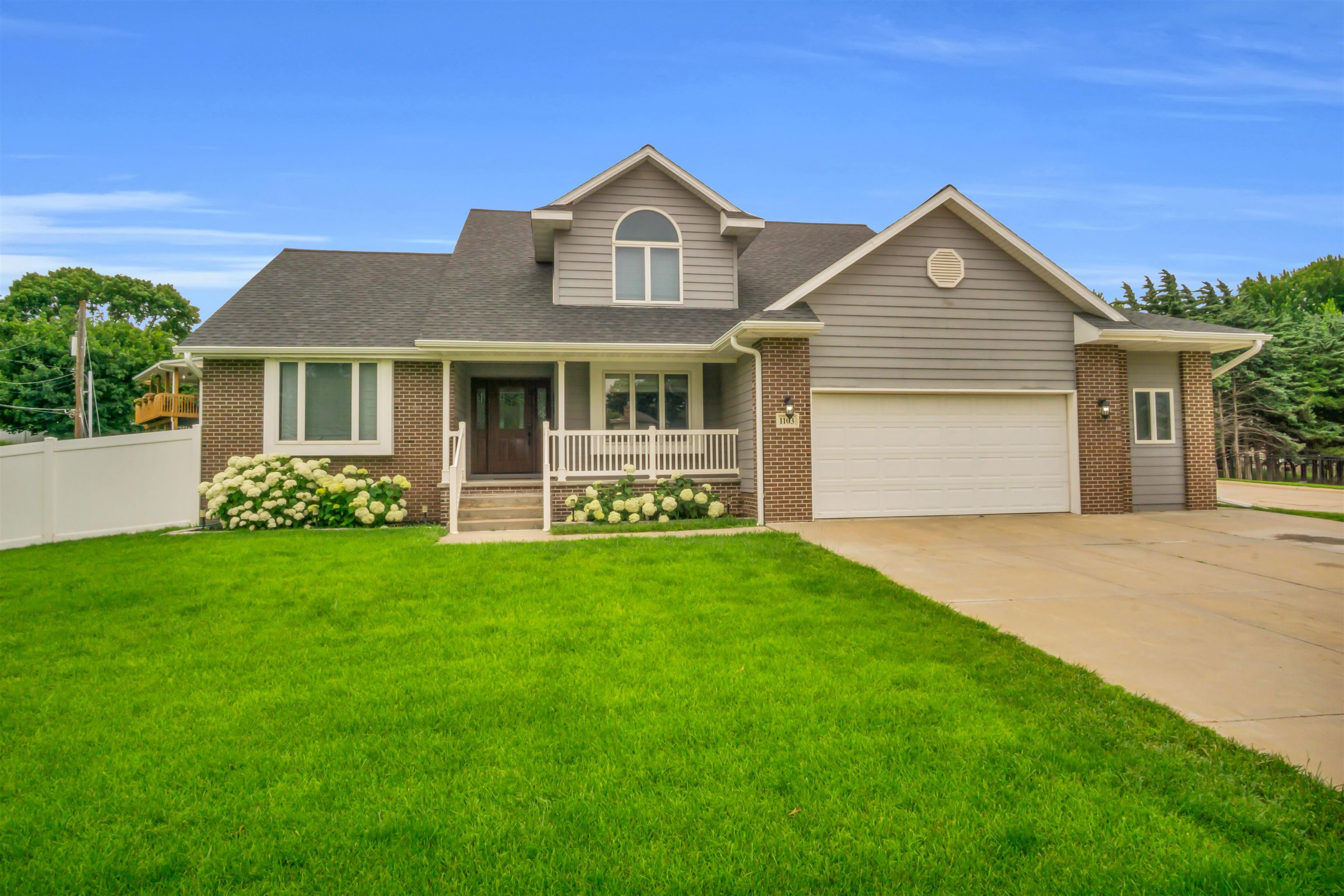 1103 W 40th Street Kearney, Nebraska 68845, 5 Bedrooms Bedrooms, ,4 BathroomsBathrooms,Residential,For Sale,1103 W 40th Street,20260954