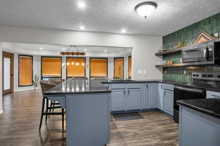 1103 W 40th Street Kearney, Nebraska 68845, 5 Bedrooms Bedrooms, ,4 BathroomsBathrooms,Residential,For Sale,1103 W 40th Street,20260954