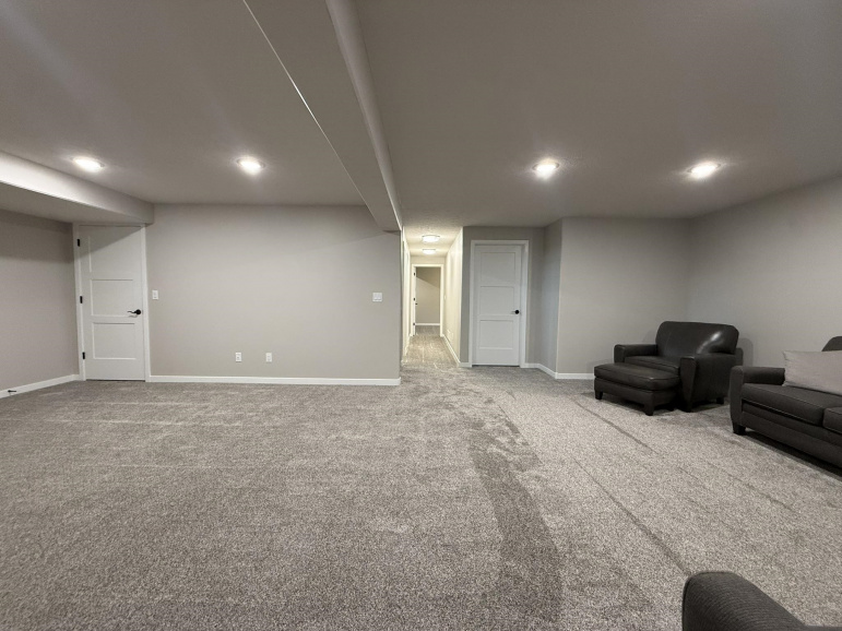 2009 E 38th Street Kearney, Nebraska 68847, 5 Bedrooms Bedrooms, ,3 BathroomsBathrooms,Residential,For Sale,2009 E 38th Street,20260958