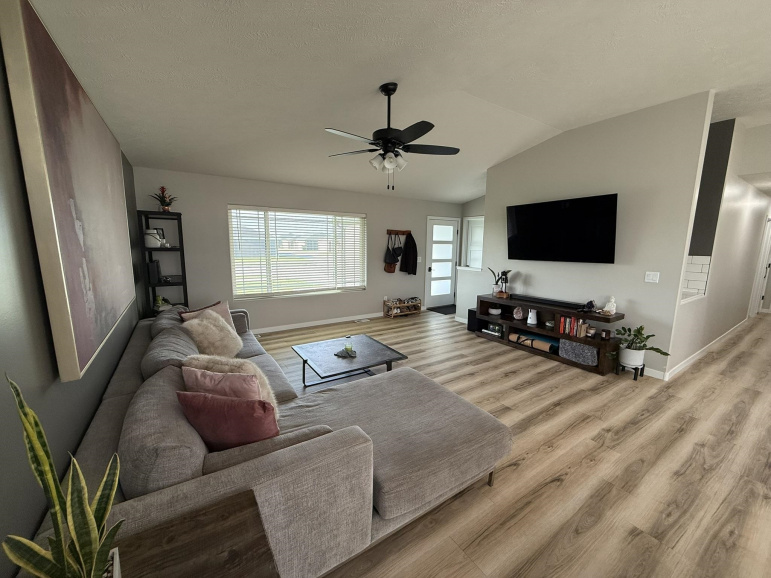 2009 E 38th Street Kearney, Nebraska 68847, 5 Bedrooms Bedrooms, ,3 BathroomsBathrooms,Residential,For Sale,2009 E 38th Street,20260958