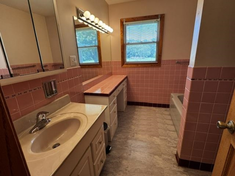 804 N 6th Avenue Hastings, Nebraska 68901, 2 Bedrooms Bedrooms, ,2 BathroomsBathrooms,Residential,For Sale,804 N 6th Avenue,20260956