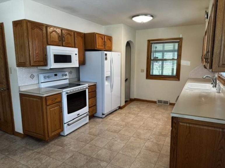 804 N 6th Avenue Hastings, Nebraska 68901, 2 Bedrooms Bedrooms, ,2 BathroomsBathrooms,Residential,For Sale,804 N 6th Avenue,20260956