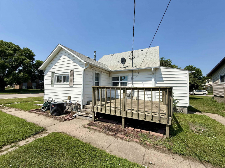 803 C Avenue Kearney, Nebraska 68847, 5 Bedrooms Bedrooms, ,2 BathroomsBathrooms,Residential,For Sale,803 C Avenue,20260957