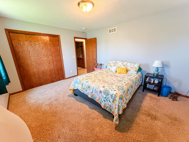 101 W Rochelle Street Elwood, Nebraska 68937-0000, 5 Bedrooms Bedrooms, ,3 BathroomsBathrooms,Residential,For Sale,101 W Rochelle Street,20260965