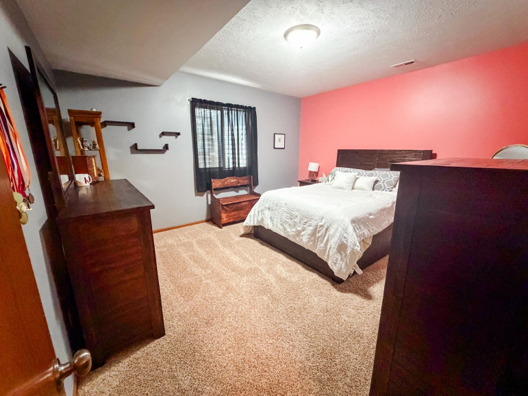 101 W Rochelle Street Elwood, Nebraska 68937-0000, 5 Bedrooms Bedrooms, ,3 BathroomsBathrooms,Residential,For Sale,101 W Rochelle Street,20260965