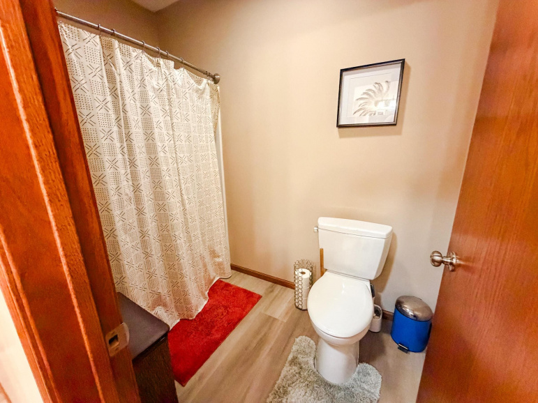 101 W Rochelle Street Elwood, Nebraska 68937-0000, 5 Bedrooms Bedrooms, ,3 BathroomsBathrooms,Residential,For Sale,101 W Rochelle Street,20260965
