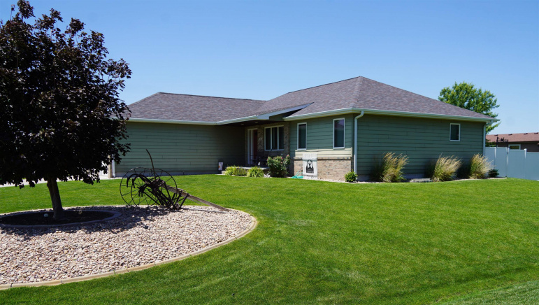 101 W Rochelle Street Elwood, Nebraska 68937-0000, 5 Bedrooms Bedrooms, ,3 BathroomsBathrooms,Residential,For Sale,101 W Rochelle Street,20260965