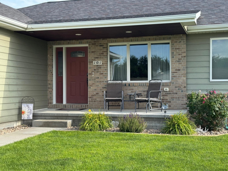 101 W Rochelle Street Elwood, Nebraska 68937-0000, 5 Bedrooms Bedrooms, ,3 BathroomsBathrooms,Residential,For Sale,101 W Rochelle Street,20260965
