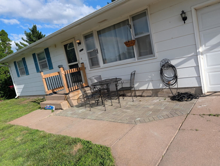 1220 E 5th Street Hastings, Nebraska 68901, 3 Bedrooms Bedrooms, ,2 BathroomsBathrooms,Residential,For Sale,1220 E 5th Street,20260964
