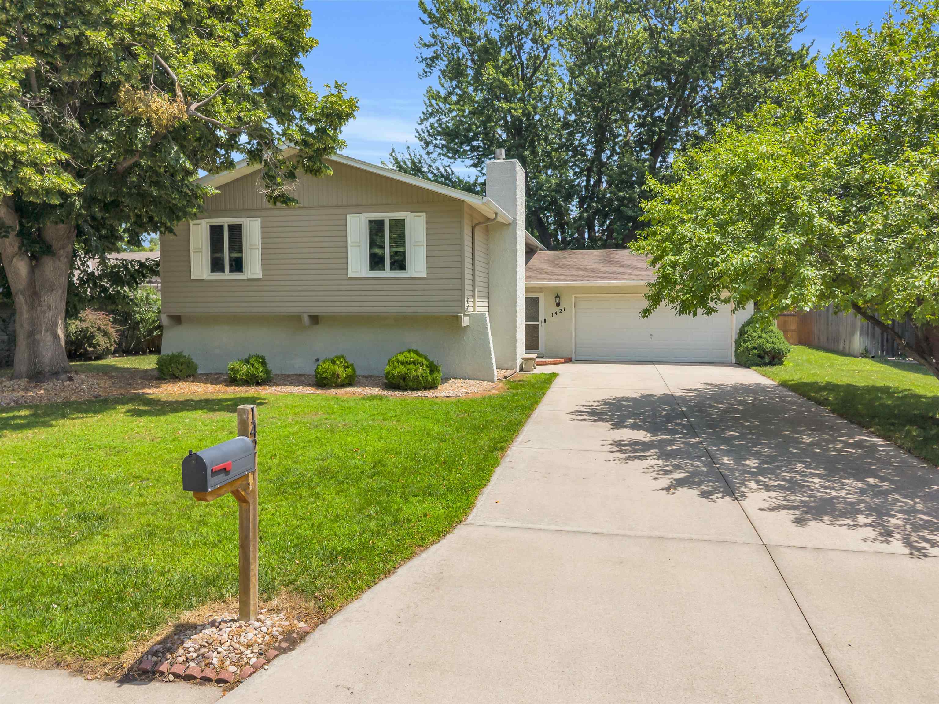 1421 Windsor Road Grand Island, Nebraska 68803, 5 Bedrooms Bedrooms, ,3 BathroomsBathrooms,Residential,For Sale,1421 Windsor Road,20260963