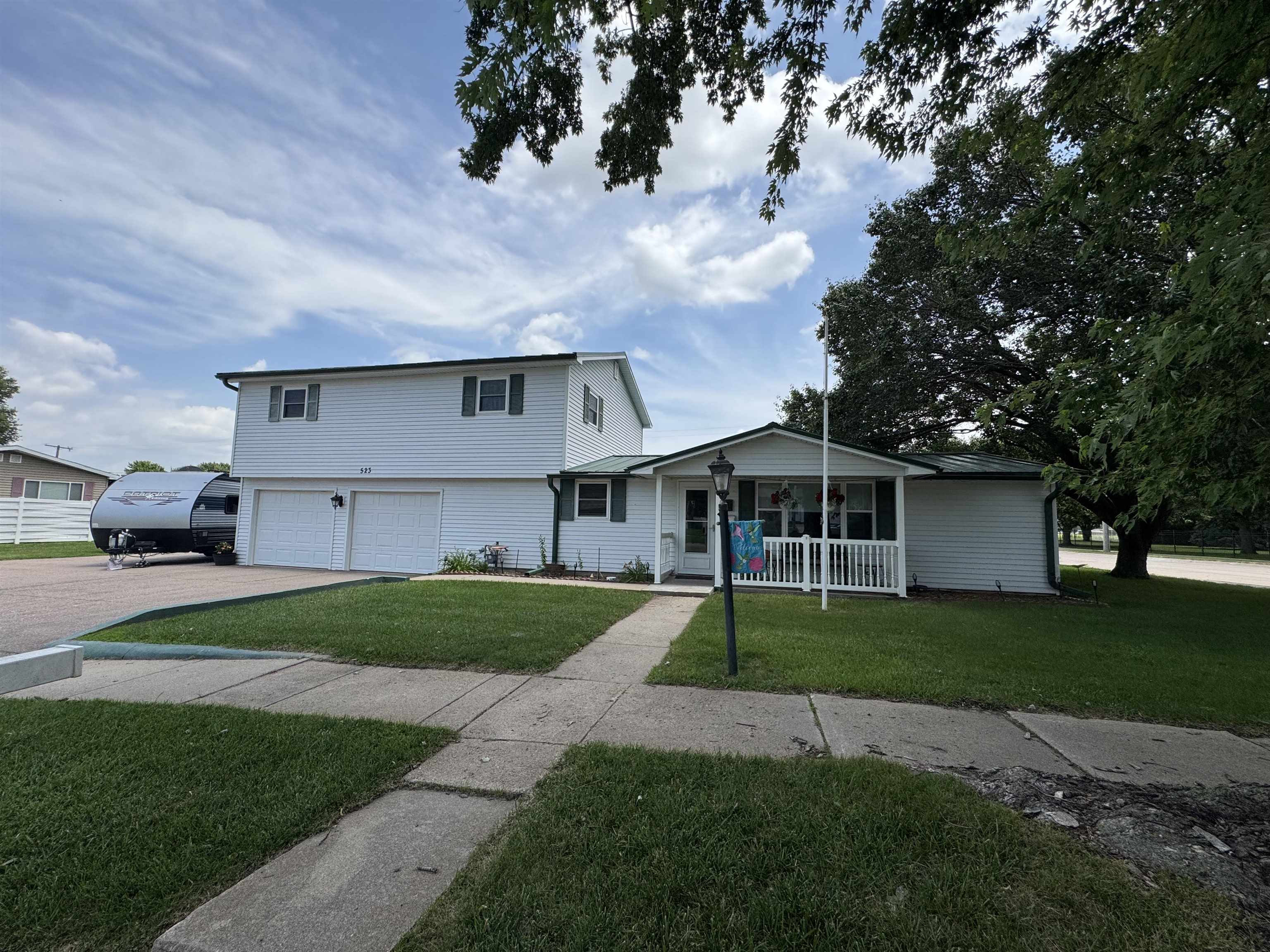 523 S Queen City Avenue Hastings, Nebraska 68901, 3 Bedrooms Bedrooms, ,3 BathroomsBathrooms,Residential,For Sale,523 S Queen City Avenue,20260961