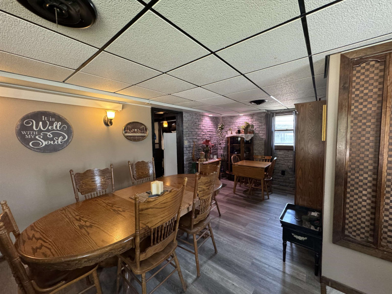 523 S Queen City Avenue Hastings, Nebraska 68901, 3 Bedrooms Bedrooms, ,3 BathroomsBathrooms,Residential,For Sale,523 S Queen City Avenue,20260961