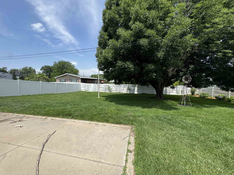 523 S Queen City Avenue Hastings, Nebraska 68901, 3 Bedrooms Bedrooms, ,3 BathroomsBathrooms,Residential,For Sale,523 S Queen City Avenue,20260961