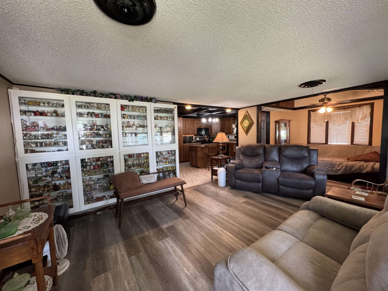 523 S Queen City Avenue Hastings, Nebraska 68901, 3 Bedrooms Bedrooms, ,3 BathroomsBathrooms,Residential,For Sale,523 S Queen City Avenue,20260961