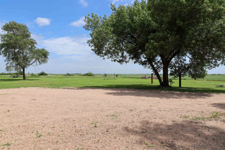 405 W 2 Road Trumbull, Nebraska 68980-1717, 5 Bedrooms Bedrooms, ,2 BathroomsBathrooms,Residential,For Sale,405 W 2 Road,20260967