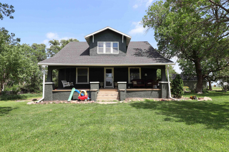 405 W 2 Road Trumbull, Nebraska 68980-1717, 5 Bedrooms Bedrooms, ,2 BathroomsBathrooms,Residential,For Sale,405 W 2 Road,20260967