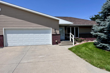 303 E 56th Street Kearney, Nebraska 68847, 4 Bedrooms Bedrooms, ,3 BathroomsBathrooms,Residential,For Sale,303 E 56th Street,20260971