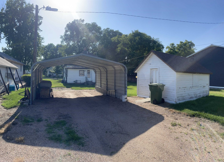 1419 Ave B Gothenburg, Nebraska 69138, 2 Bedrooms Bedrooms, ,1 BathroomBathrooms,Residential,For Sale,1419 Ave B,20260972