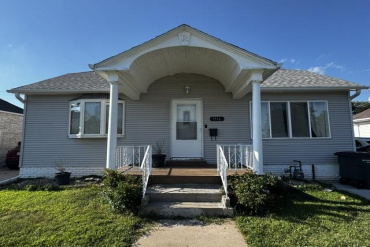1916 W 6th St Hastings, Nebraska 68901, 3 Bedrooms Bedrooms, ,2 BathroomsBathrooms,Residential,For Sale,1916 W 6th St,20260985