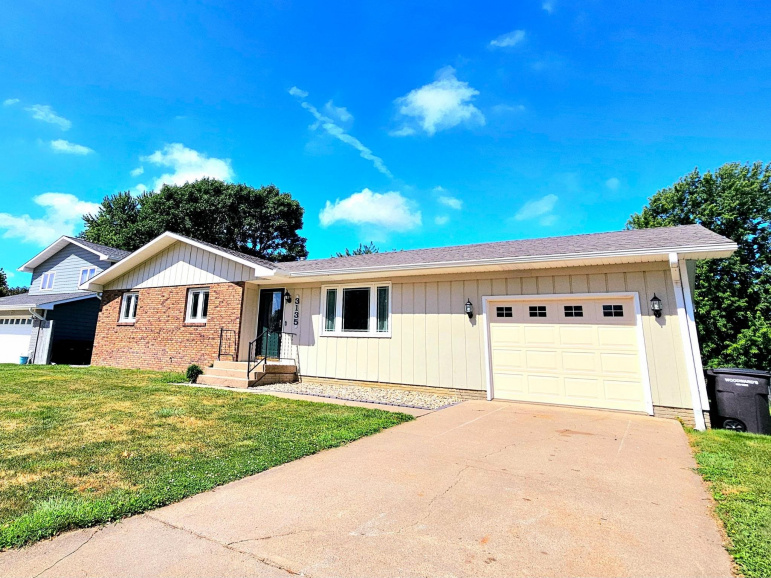 3135 Wendell Drive Hastings, Nebraska 68901, 4 Bedrooms Bedrooms, ,3 BathroomsBathrooms,Residential,For Sale,3135 Wendell Drive,20260998