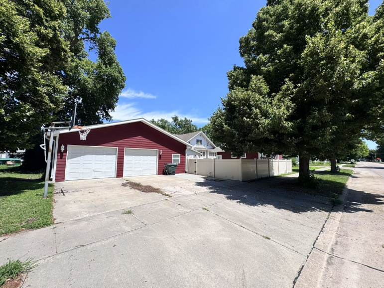 1604 D Avenue Gothenburg, Nebraska 69138-0000, 3 Bedrooms Bedrooms, ,3 BathroomsBathrooms,Residential,For Sale,1604 D Avenue,20261012