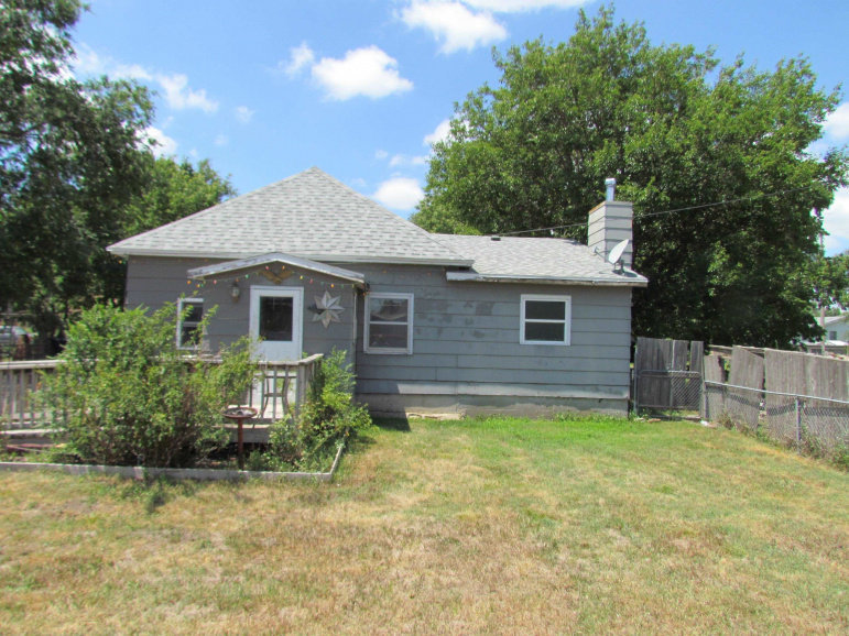 1608 Ave L Kearney, Nebraska 68847, 2 Bedrooms Bedrooms, ,1 BathroomBathrooms,Residential,For Sale,1608 Ave L,20261011