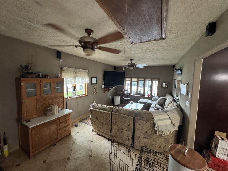 715 Joehnck Road Grand Island, Nebraska 68801, 5 Bedrooms Bedrooms, ,3 BathroomsBathrooms,Residential,For Sale,715 Joehnck Road,20261009