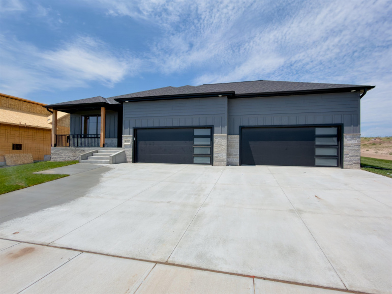 6402 11th Avenue Kearney, Nebraska 68845, 5 Bedrooms Bedrooms, ,3 BathroomsBathrooms,Residential,For Sale,6402 11th Avenue,20261006
