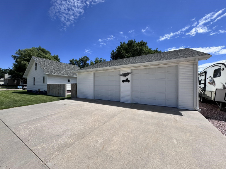 1418 C Avenue Gothenburg, Nebraska 69138, 3 Bedrooms Bedrooms, ,2 BathroomsBathrooms,Residential,For Sale,1418 C Avenue,20261020