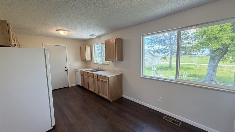 927 16th Street Gothenburg, Nebraska 68850, 3 Bedrooms Bedrooms, ,1 BathroomBathrooms,Residential,For Sale,927 16th Street,20261025