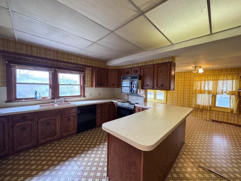 1311 N Washington Street Lexington, Nebraska 68850, 4 Bedrooms Bedrooms, ,3 BathroomsBathrooms,Residential,For Sale,1311 N Washington Street,20260508