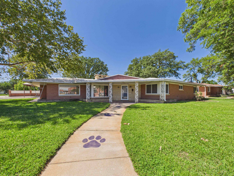 145 S Hull Avenue Minden, Nebraska 68959, 4 Bedrooms Bedrooms, ,3 BathroomsBathrooms,Residential,For Sale,145 S Hull Avenue,20261040