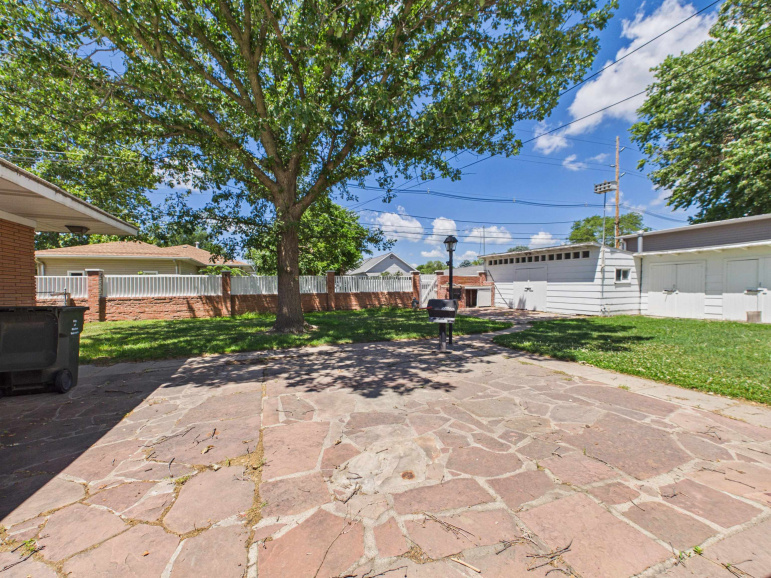 145 S Hull Avenue Minden, Nebraska 68959, 4 Bedrooms Bedrooms, ,3 BathroomsBathrooms,Residential,For Sale,145 S Hull Avenue,20261040