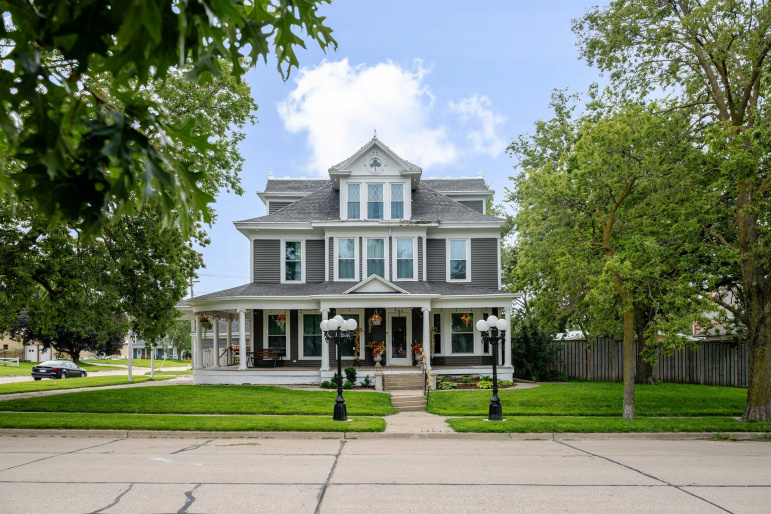 704 H Street Burwell, Nebraska 68823, 5 Bedrooms Bedrooms, ,3 BathroomsBathrooms,Residential,For Sale,704 H Street,20261038