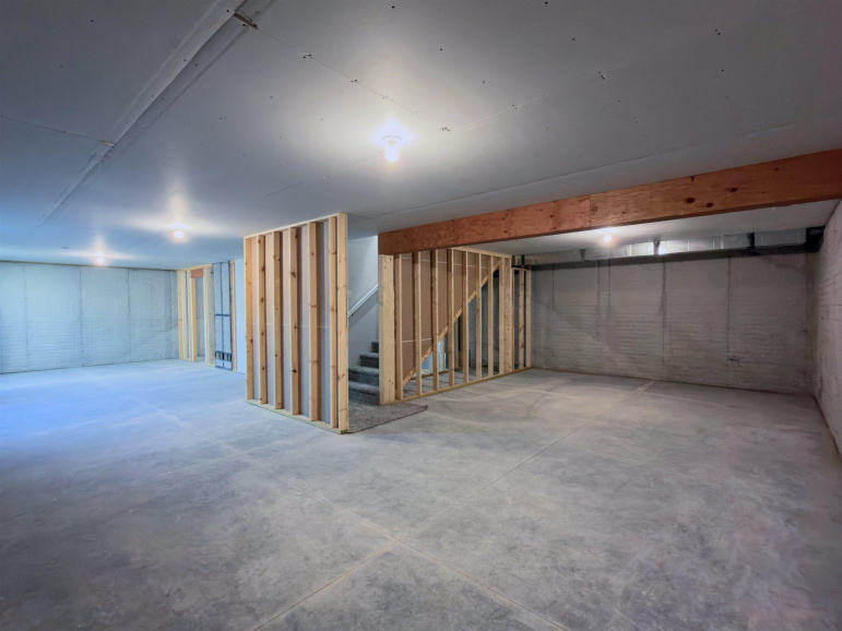 2303 E 42nd Street Kearney, Nebraska 68847, 2 Bedrooms Bedrooms, ,2 BathroomsBathrooms,Residential,For Sale,2303 E 42nd Street,20261036