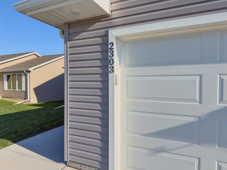2303 E 42nd Street Kearney, Nebraska 68847, 2 Bedrooms Bedrooms, ,2 BathroomsBathrooms,Residential,For Sale,2303 E 42nd Street,20261036