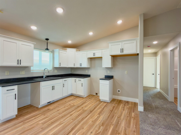 2303 E 42nd Street Kearney, Nebraska 68847, 2 Bedrooms Bedrooms, ,2 BathroomsBathrooms,Residential,For Sale,2303 E 42nd Street,20261036