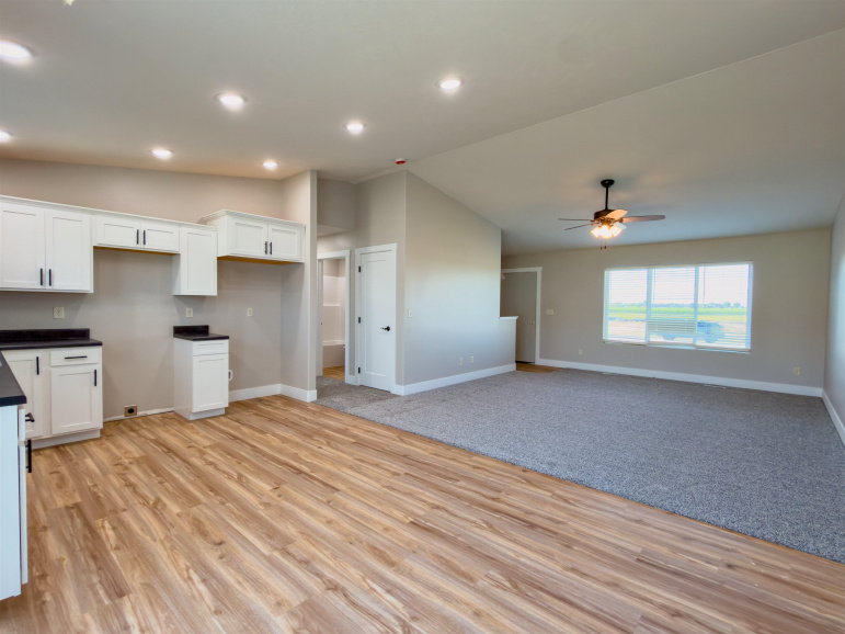 2303 E 42nd Street Kearney, Nebraska 68847, 2 Bedrooms Bedrooms, ,2 BathroomsBathrooms,Residential,For Sale,2303 E 42nd Street,20261036