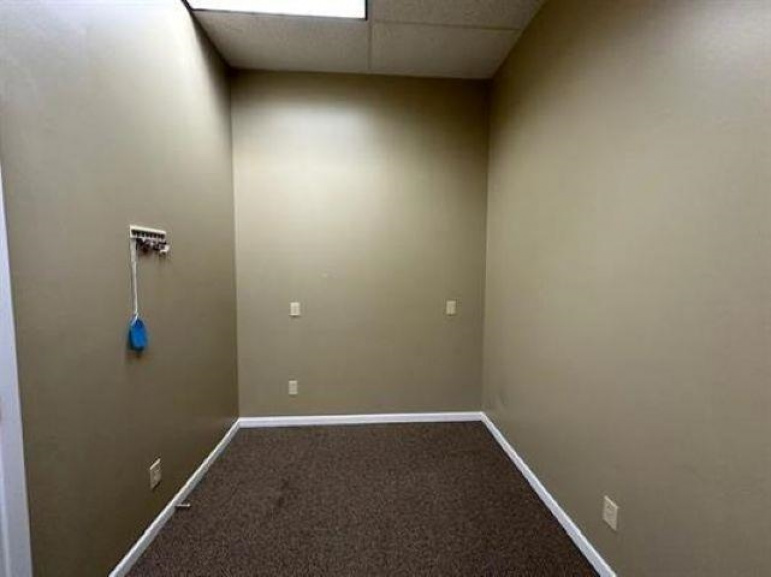 3811 Central Avenue Unit F Kearney, Nebraska 68847, ,Commercial/industrial,For Rent,3811 Central Avenue Unit F,20261070
