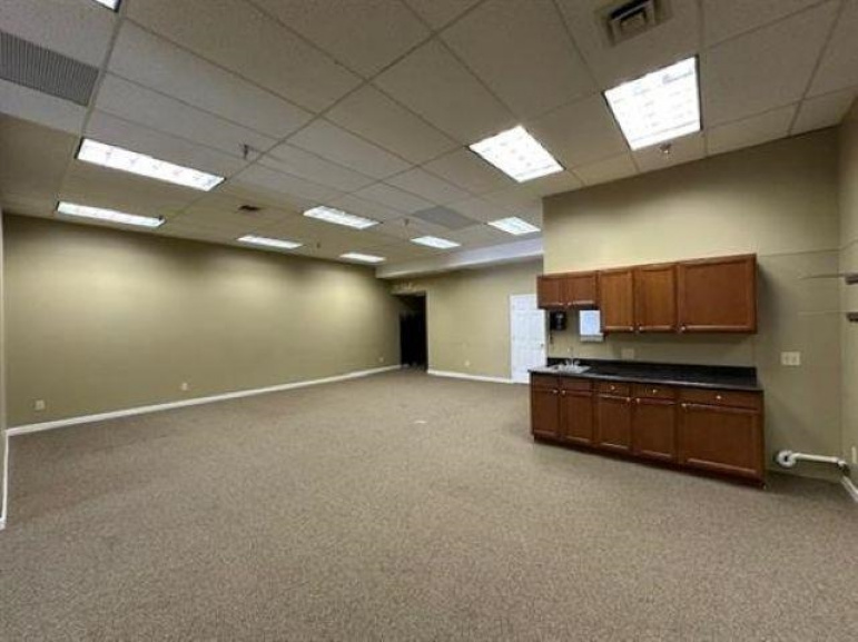 3811 Central Avenue Unit F Kearney, Nebraska 68847, ,Commercial/industrial,For Rent,3811 Central Avenue Unit F,20261070