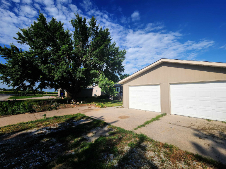 502 N 3rd Avenue Axtell, Nebraska 68924, 3 Bedrooms Bedrooms, ,2 BathroomsBathrooms,Residential,For Sale,502 N 3rd Avenue,20261090