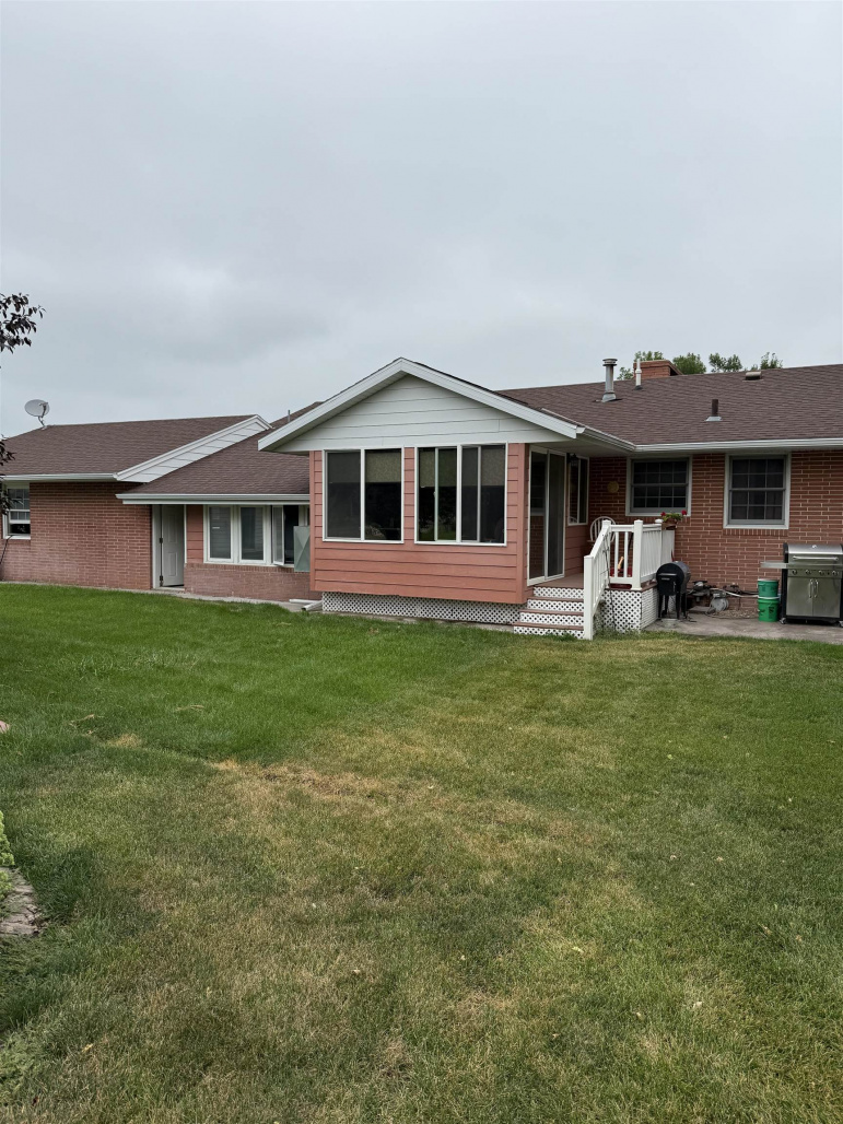 6504 2nd Avenue Kearney, Nebraska 68845, 2 Bedrooms Bedrooms, ,2 BathroomsBathrooms,Residential,For Sale,6504 2nd Avenue,20261089