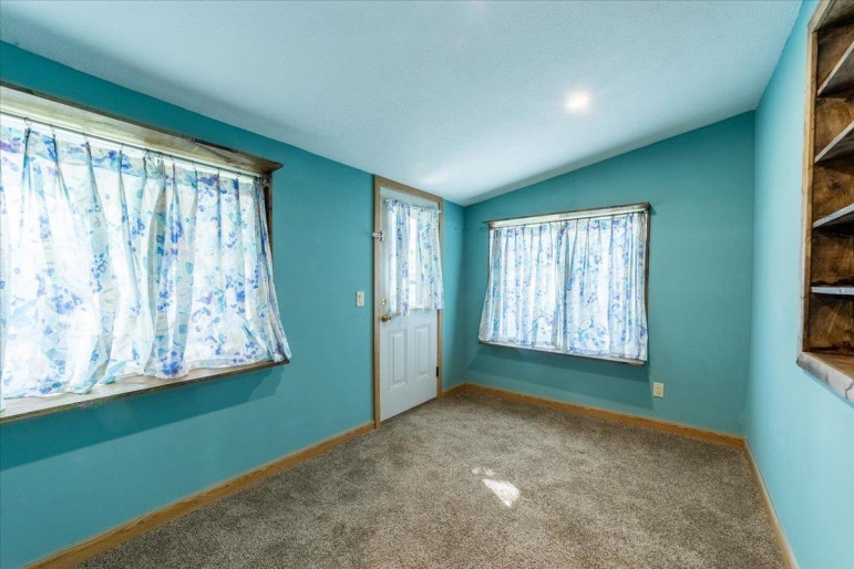 715 E Oliver Street Hansen, Nebraska 68901, 5 Bedrooms Bedrooms, ,3 BathroomsBathrooms,Residential,For Sale,715 E Oliver Street,20261086